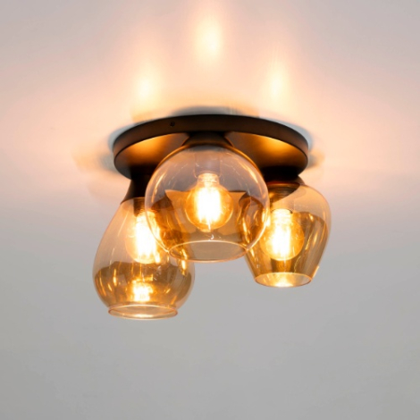 Plafondlamp met 3 amberkleurige glazen kappen Leno - sfeerfoto