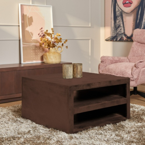 Vierkante salontafel Brussel walnoot 80 cm met open vakken in de woonkamer