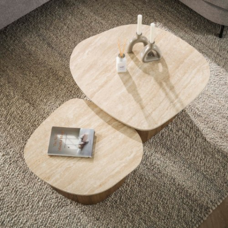 Salontafel in kiezelvorm travertinlook Axel set van 2 - sfeerfoto