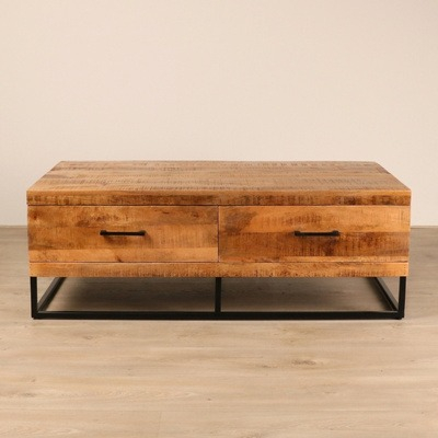 Industriële salontafel mangohout met vier lades.