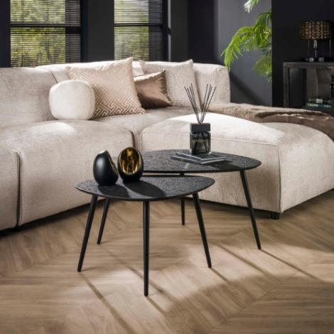 Salontafel zwart driehoekig Iben set van 2 - sfeerfoto