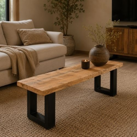 Smalle salontafel 150 cm met houten blad en zwart stalen onderstel in een woonkamer met bank en vloerkleed