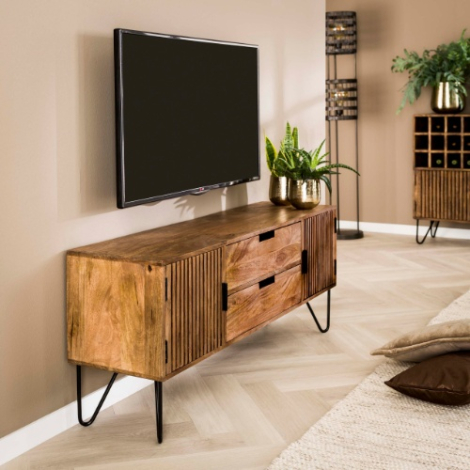 Tv-meubel 135 cm Vala met 2 lades en 2 deuren mangohout naturel - sfeerfoto