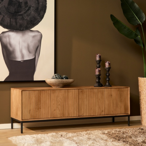 Tv-meubel Madison naturel mangohout 165 cm sfeerbeeld in de woonkamer