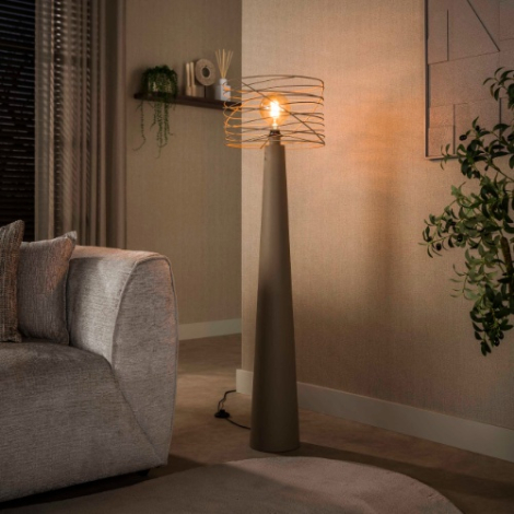 Vloerlamp met open draadkap Nelle beige - sfeerfoto
