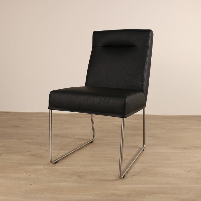 Eetkamerstoel rvs met lederlook in het zwart. 