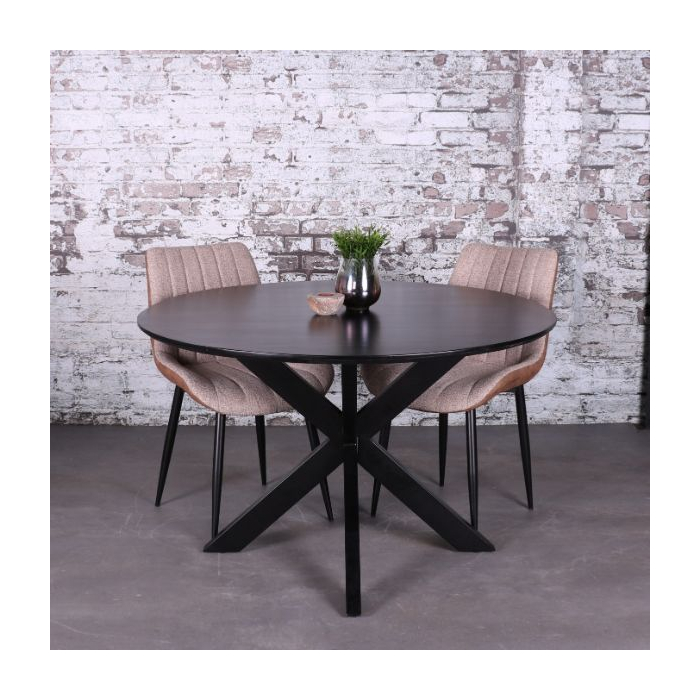 Ronde eettafel van zwart gemaakt mangohout met een staal onderstel in het zwart.