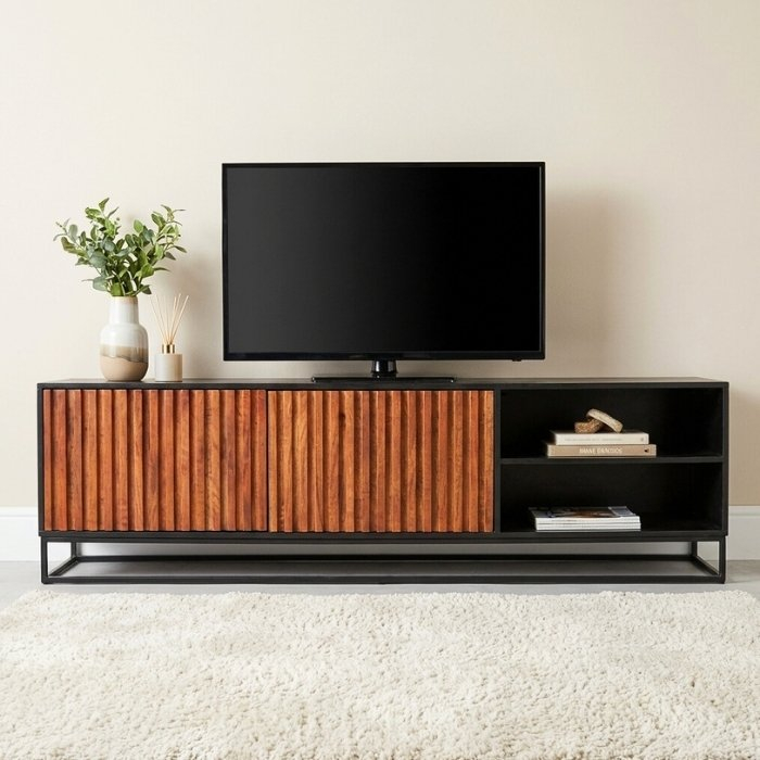 Houten tv meubel 180 cm.