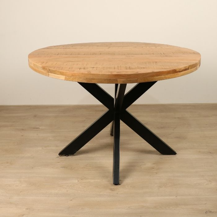 Eettafel rond mangohout. 