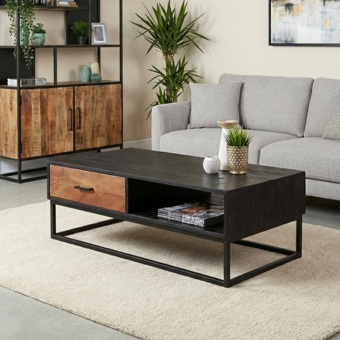 Salontafel zwart van mangohout.