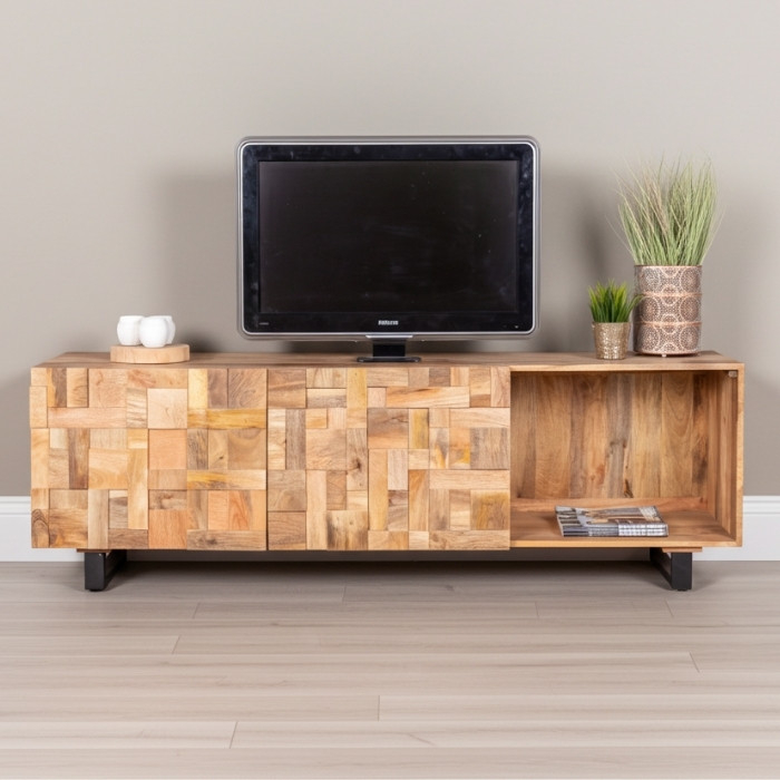 Mangohouten tv meubel 180 cm breed met twee deuren en een open vak.