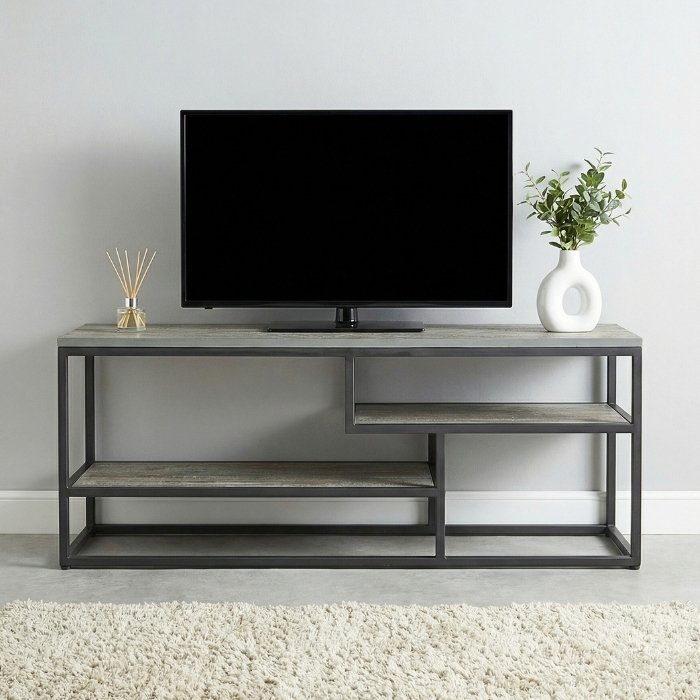 TV meubel industrieel groen met staal en open vakken 130 cm breed