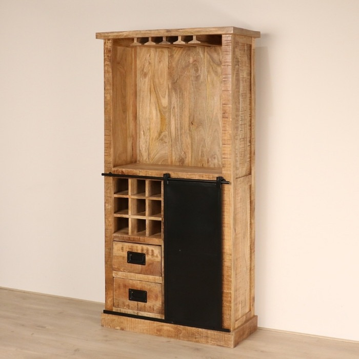 Mangohouten wijnkast met schuifdeur.
